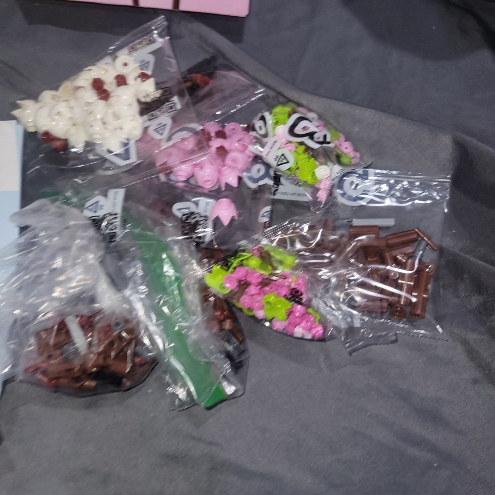 2024 LEGO #40725: Cherry Blossoms (438pcs) - Picture 4 of 5